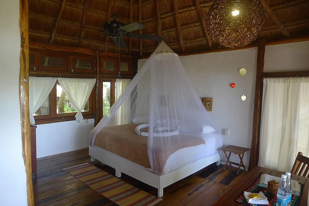 Hotel Amoreira Tulum 3*,